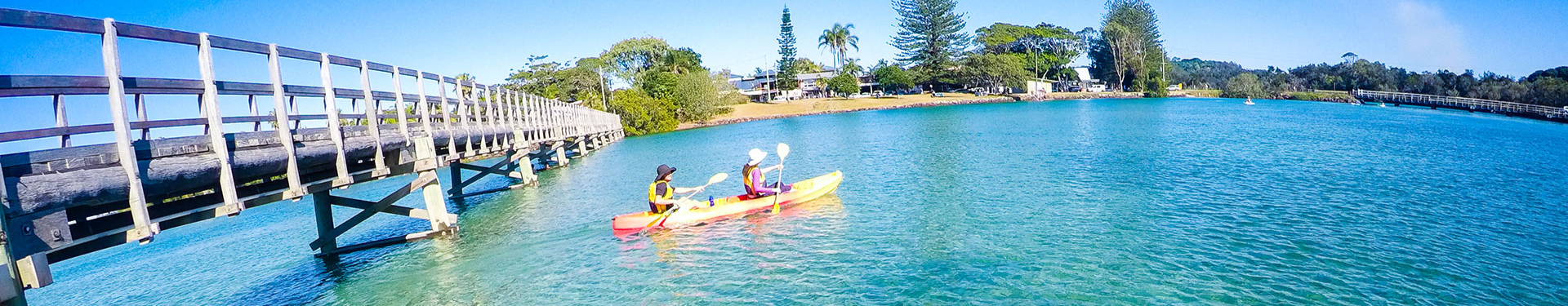 Kayaks on the Brunswick River in the daytime